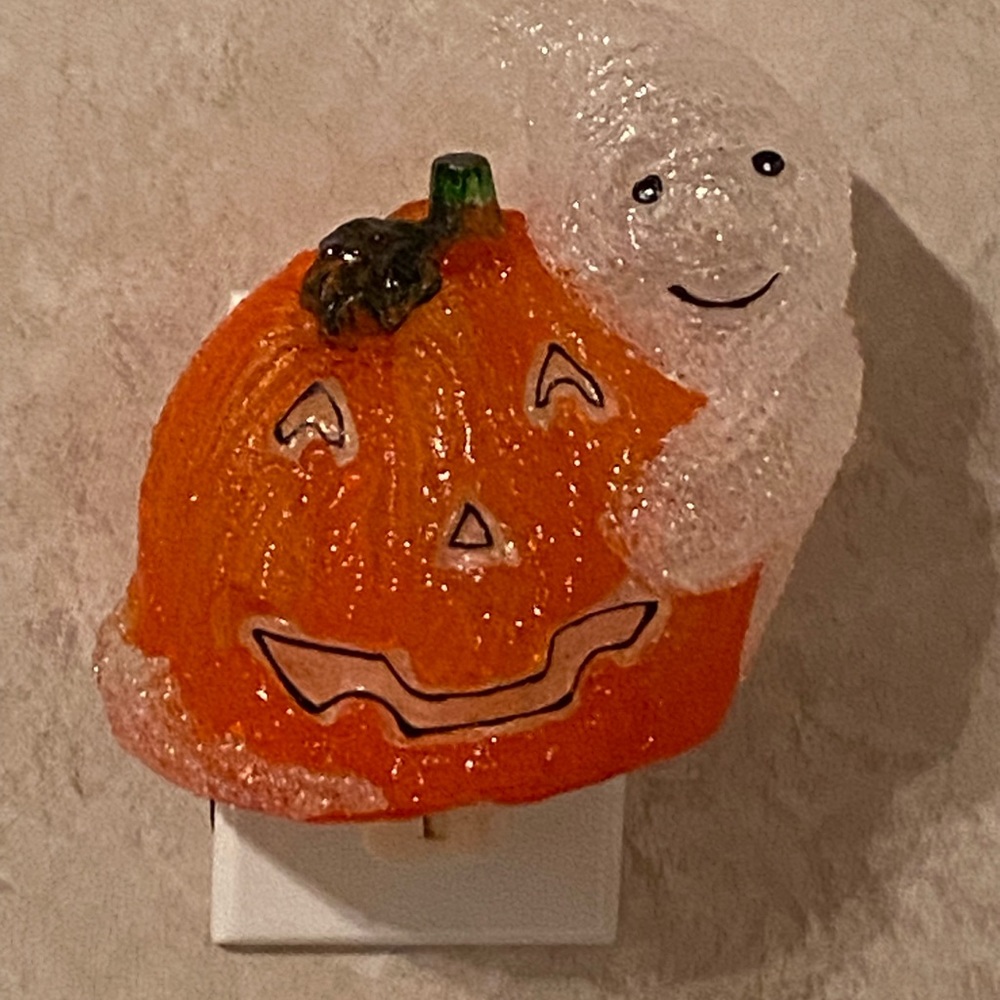 Sparkling Spun Acrylic Halloween Night Light Up 6" Pumpkin Ghost Wall Plug-In